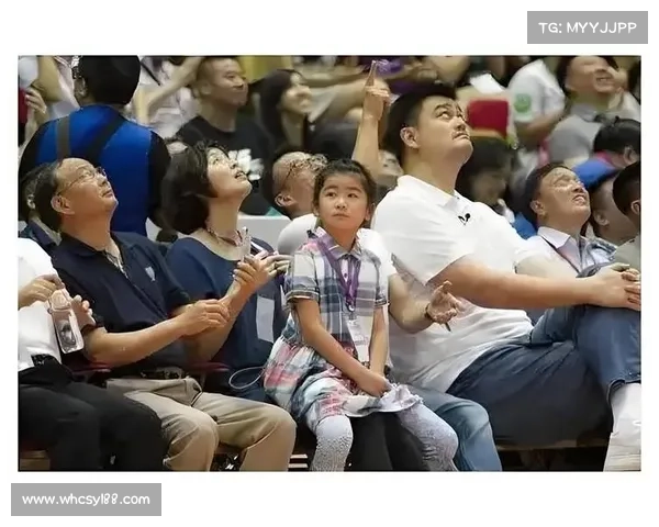 网友十一假期偶遇姚明一家在苏州太湖景区温馨游玩画面惹人感动 网友十一假期偶遇姚明一家在苏州太湖景区温馨游玩画面惹人感动