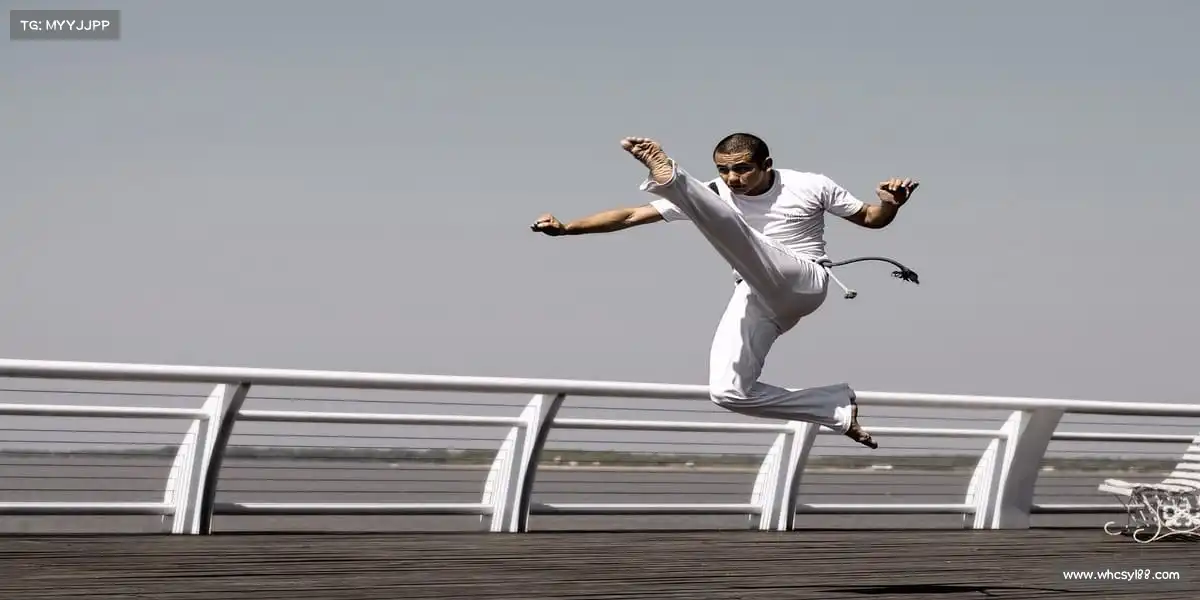 九游(NineGame)娱乐——⚽🐉 弧线传中,游龙摆尾!